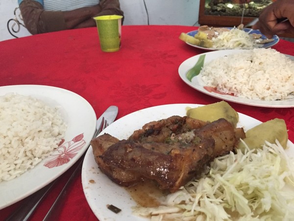 1ドルのご飯。キューバ人用。