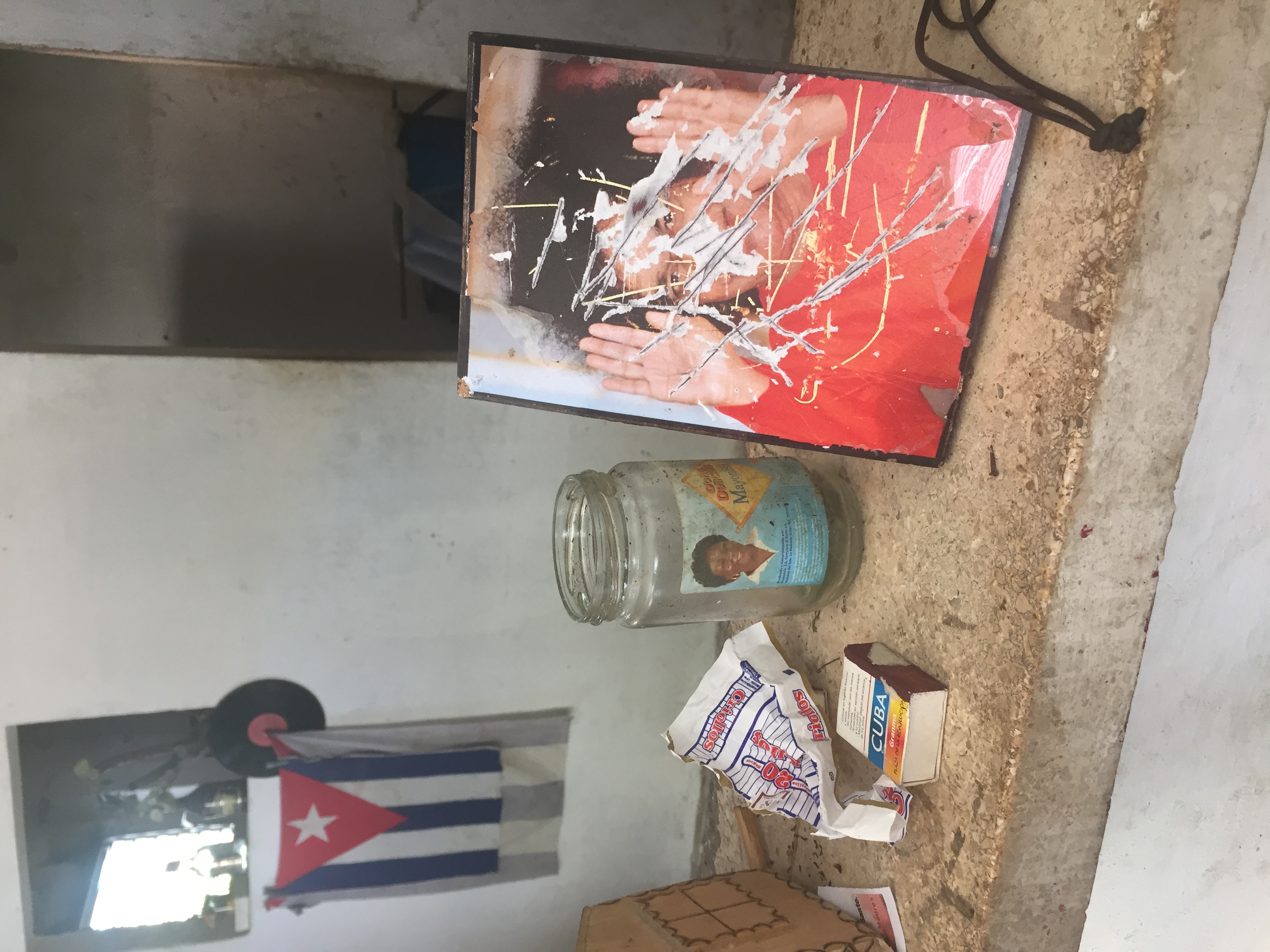 Sai Baba, el gurú indio, de alguna manera en la casa de Papi, 2016.