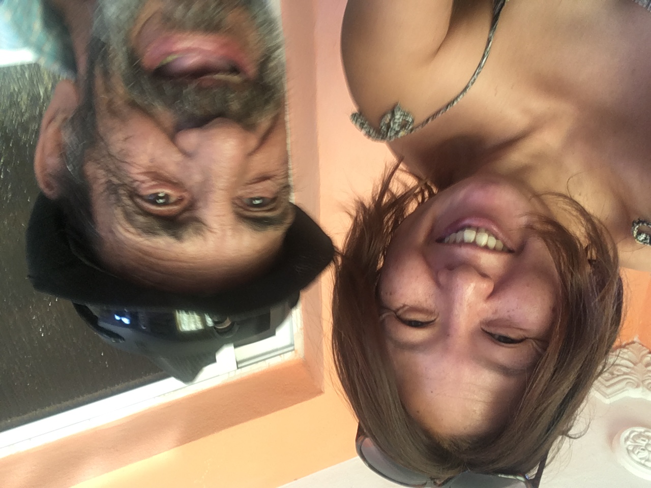 Papi y yo, en la sala de Luisito en Cojímar, 2018.