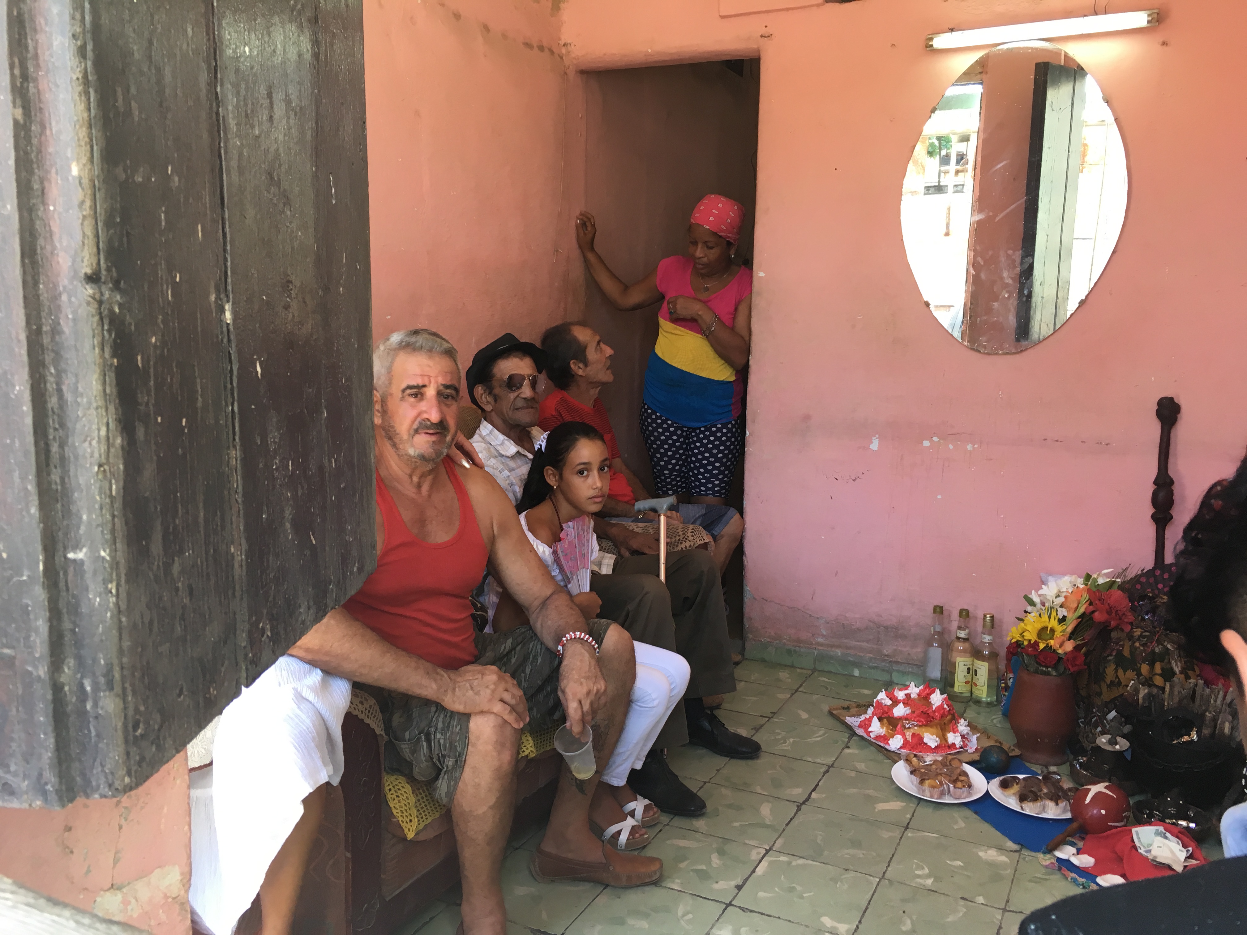 Un sacerdote de la Santería en Guanabacoa, 2017.